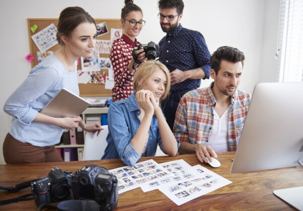 Good collaboration between creative photographers

Notice for inspector: Images shown in the picture are our property.